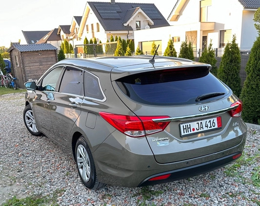 Hyundai i40 cena 38700 przebieg: 145300, rok produkcji 2014 z Swarzędz małe 301